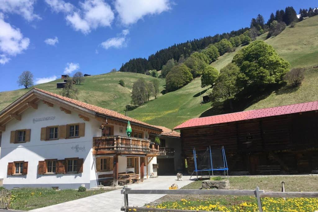 Ferienwohnung Uf Z'Enisch Klosters Kültér fotó