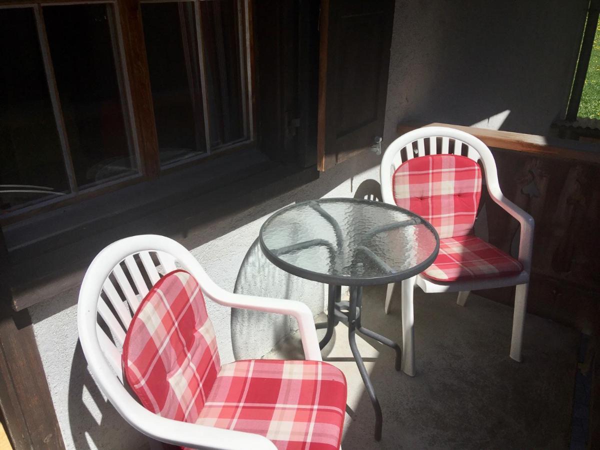 Ferienwohnung Uf Z'Enisch Klosters Kültér fotó