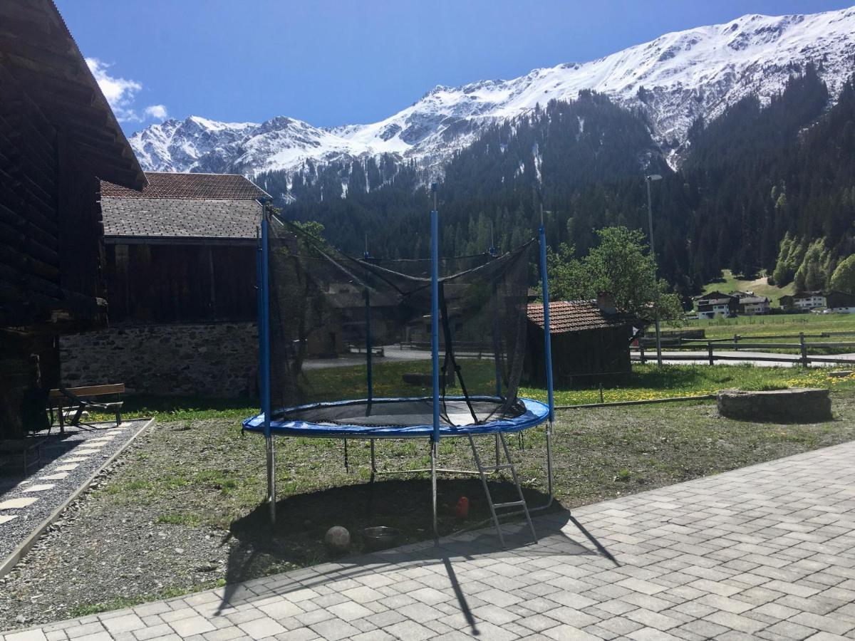 Ferienwohnung Uf Z'Enisch Klosters Kültér fotó