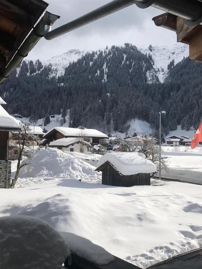 Ferienwohnung Uf Z'Enisch Klosters Kültér fotó