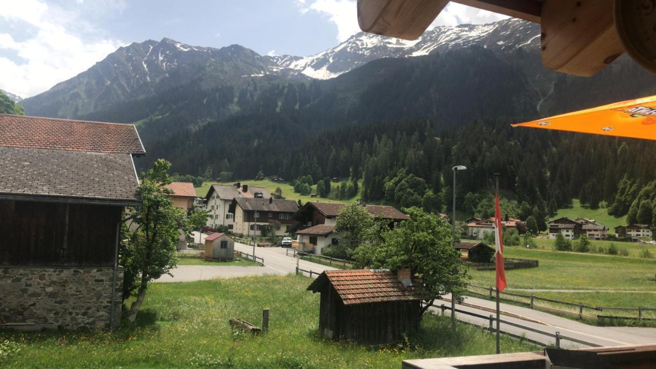 Ferienwohnung Uf Z'Enisch Klosters Kültér fotó