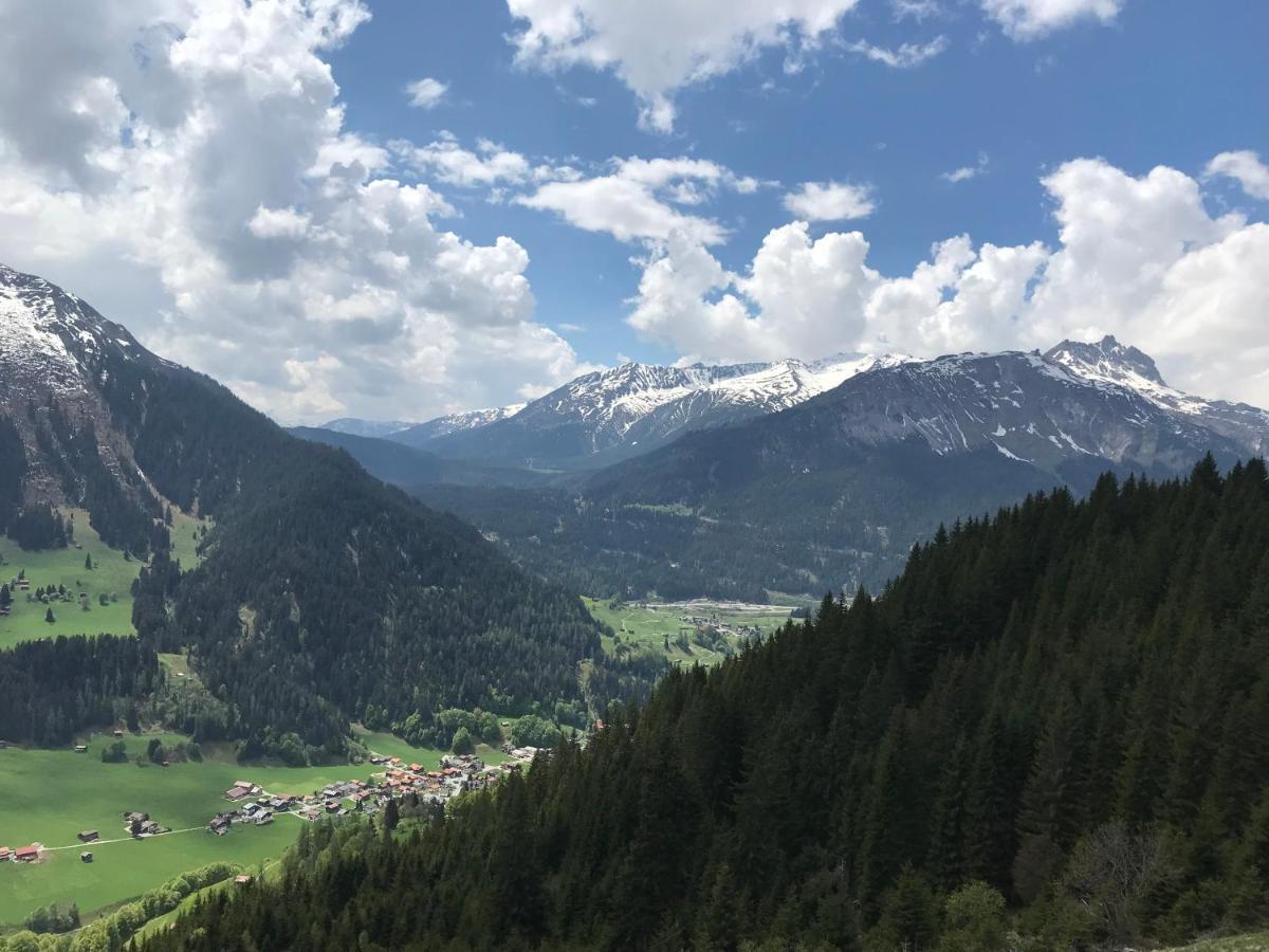 Ferienwohnung Uf Z'Enisch Klosters Kültér fotó
