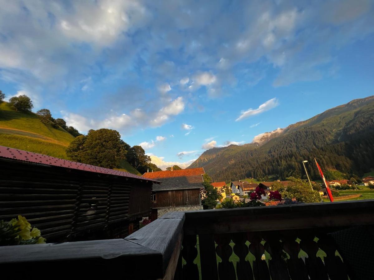 Ferienwohnung Uf Z'Enisch Klosters Kültér fotó